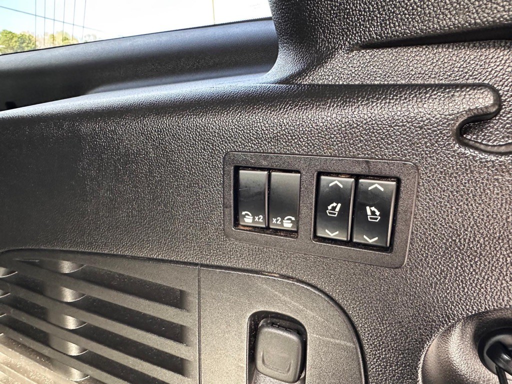 2018 Chevrolet Suburban Image 36