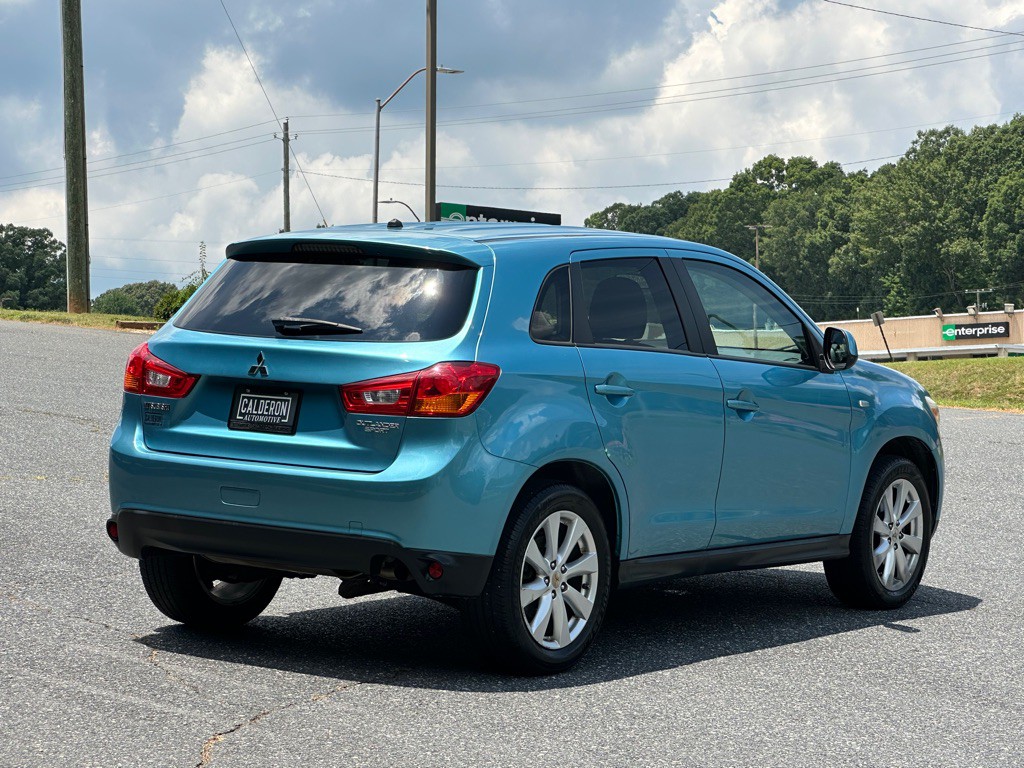 2014 Mitsubishi Outlander Image 5