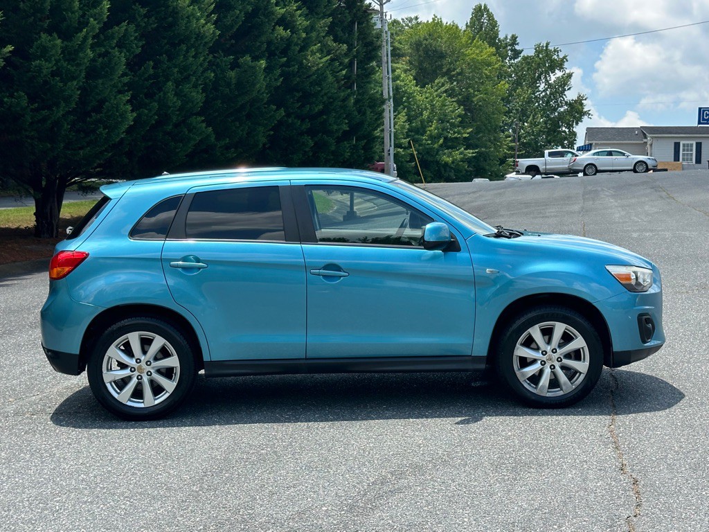 2014 Mitsubishi Outlander Image 6