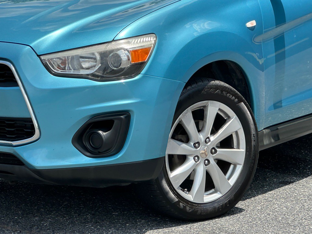 2014 Mitsubishi Outlander Image 9