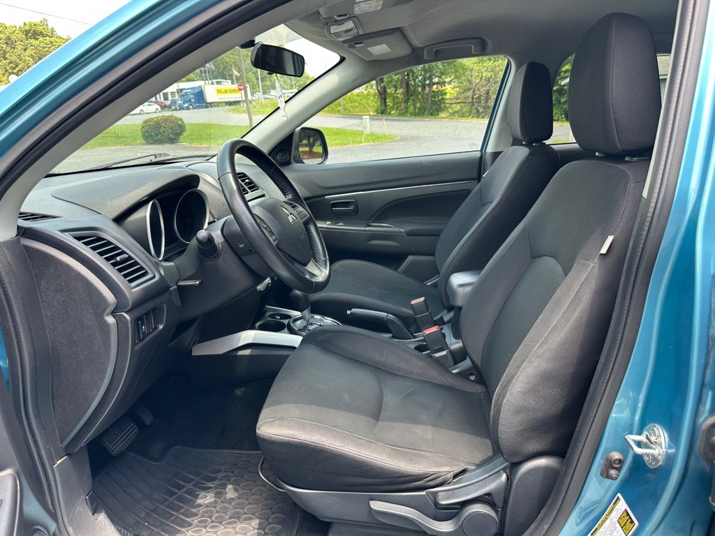 2014 Mitsubishi Outlander Image 11