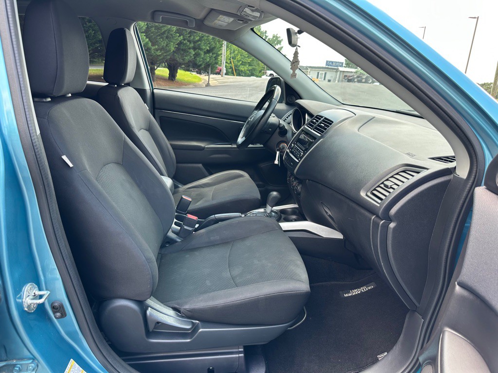 2014 Mitsubishi Outlander Image 14