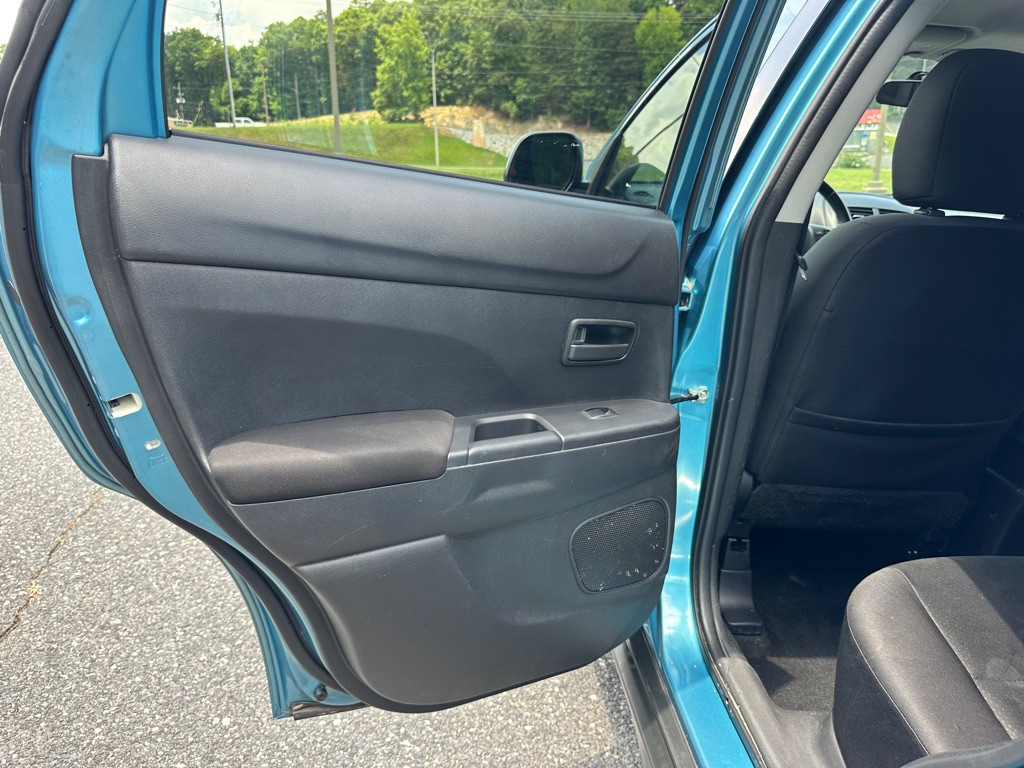 2014 Mitsubishi Outlander Image 19