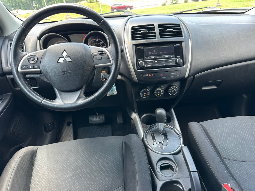 2014 Mitsubishi Outlander Image 21