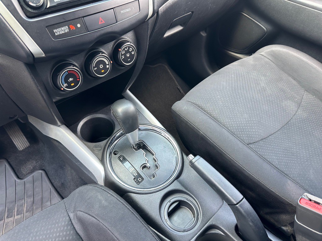 2014 Mitsubishi Outlander Image 26
