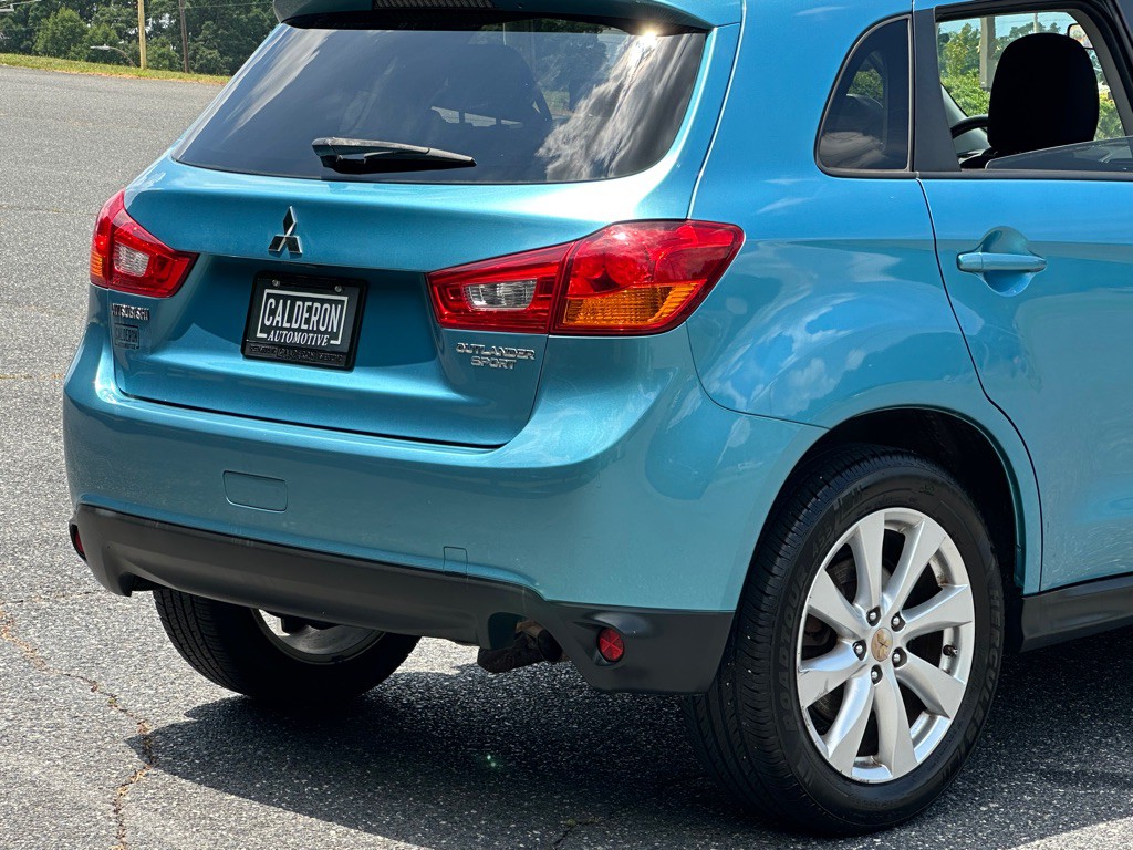 2014 Mitsubishi Outlander Image 31