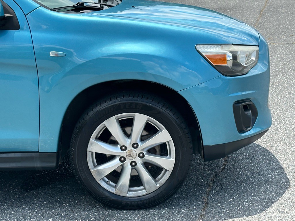 2014 Mitsubishi Outlander Image 32