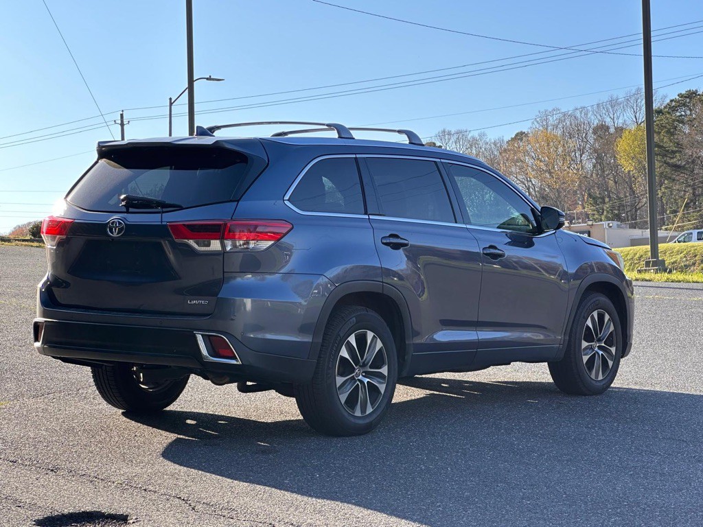 2017 Toyota Highlander Image 5
