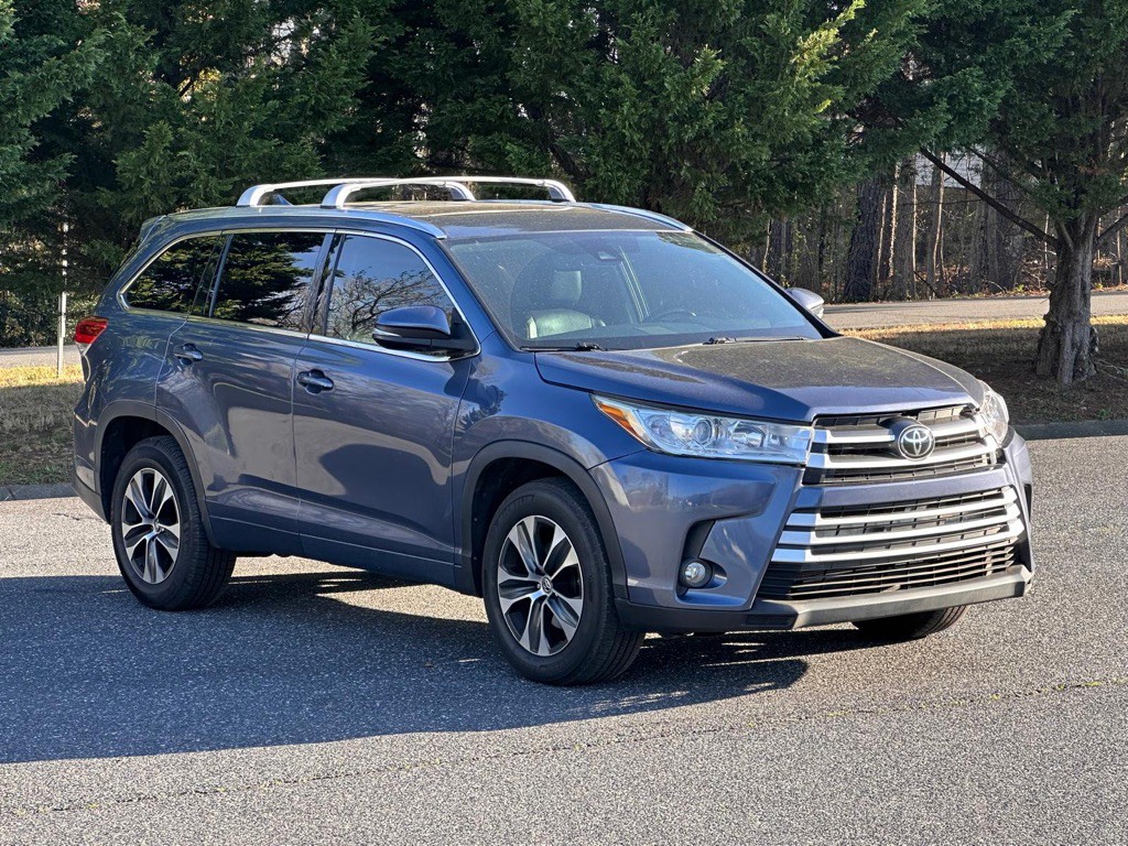 2017 Toyota Highlander Image 7