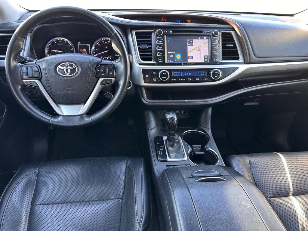 2017 Toyota Highlander Image 21