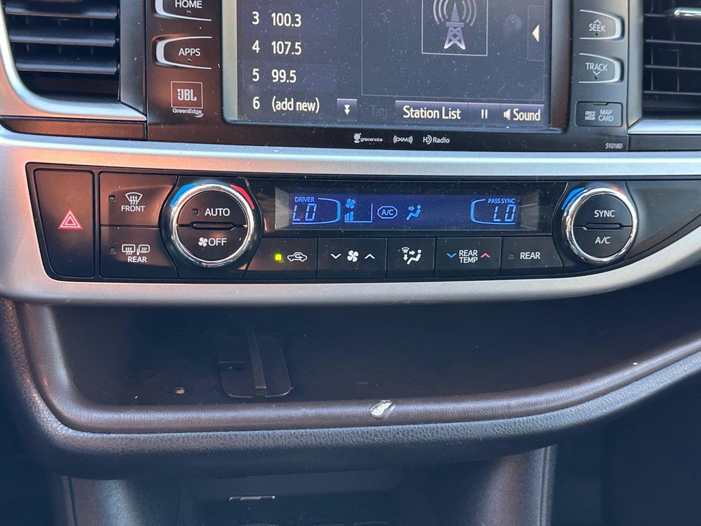 2017 Toyota Highlander Image 28