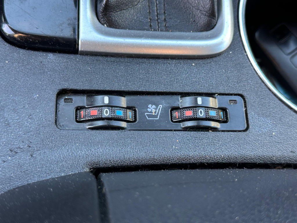 2017 Toyota Highlander Image 30