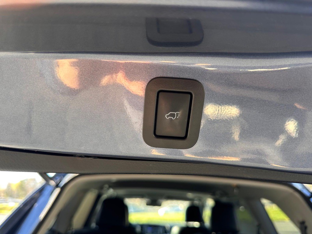 2017 Toyota Highlander Image 39