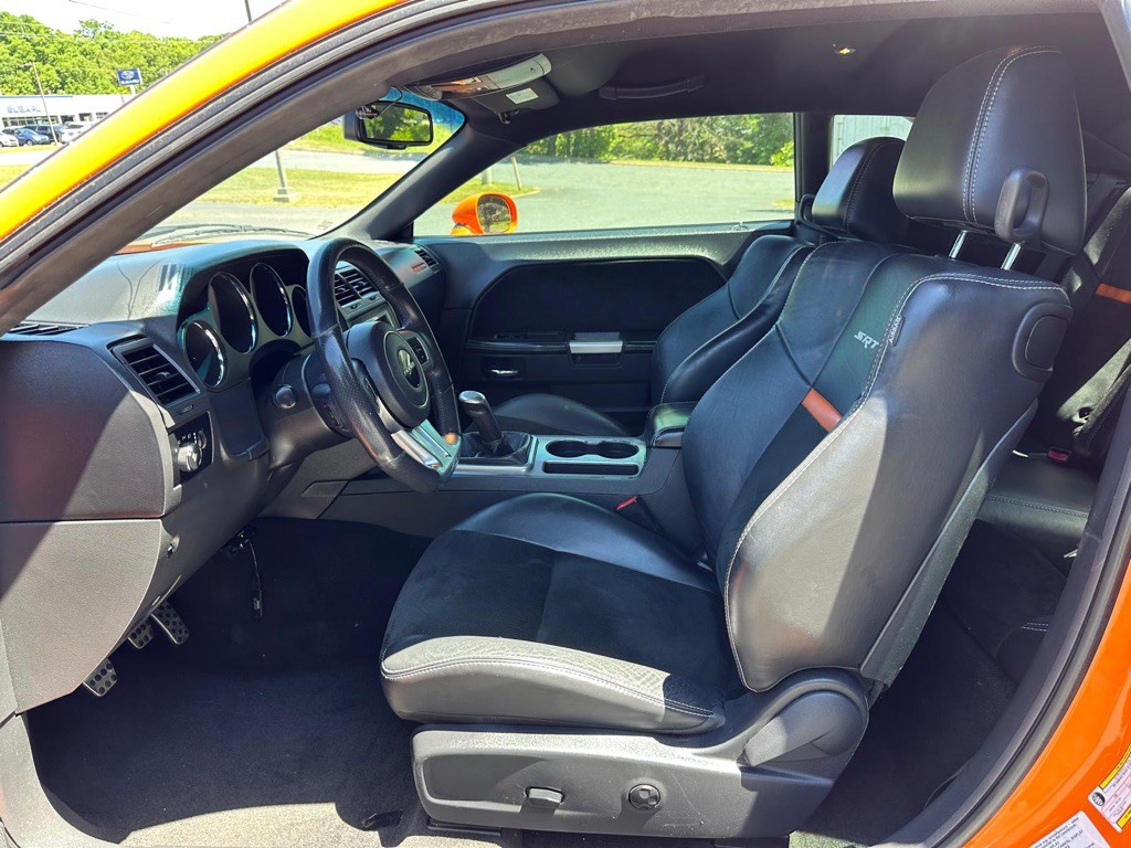 2012 Dodge Challenger Image 11