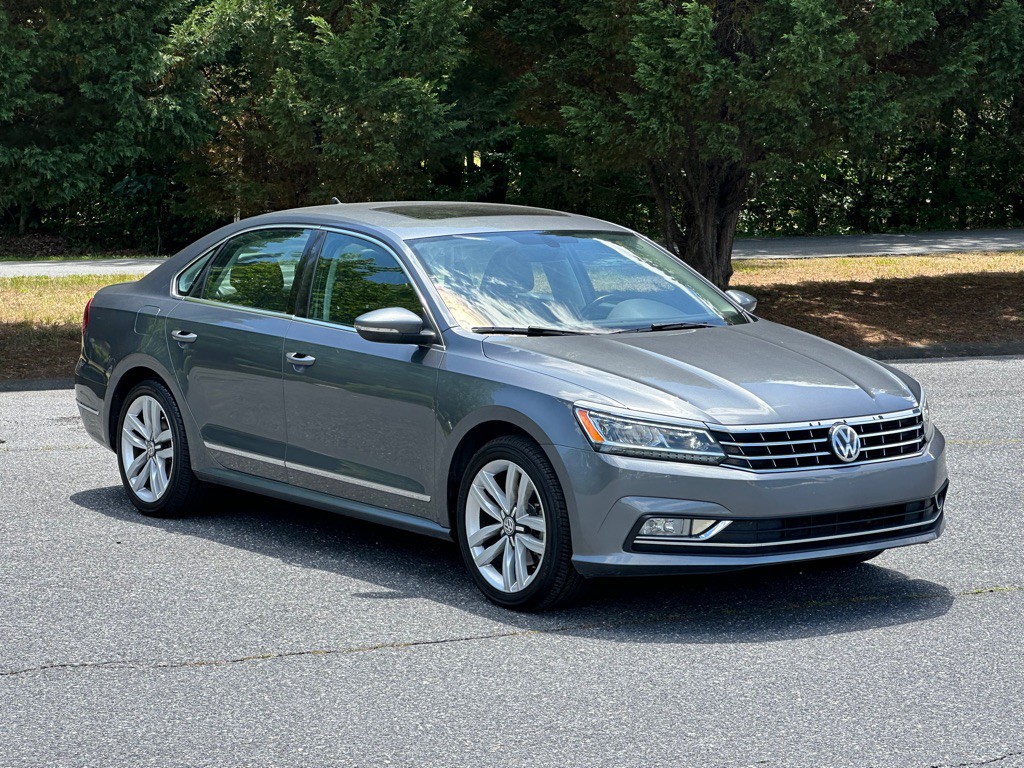 2016 Volkswagen Passat Image 8