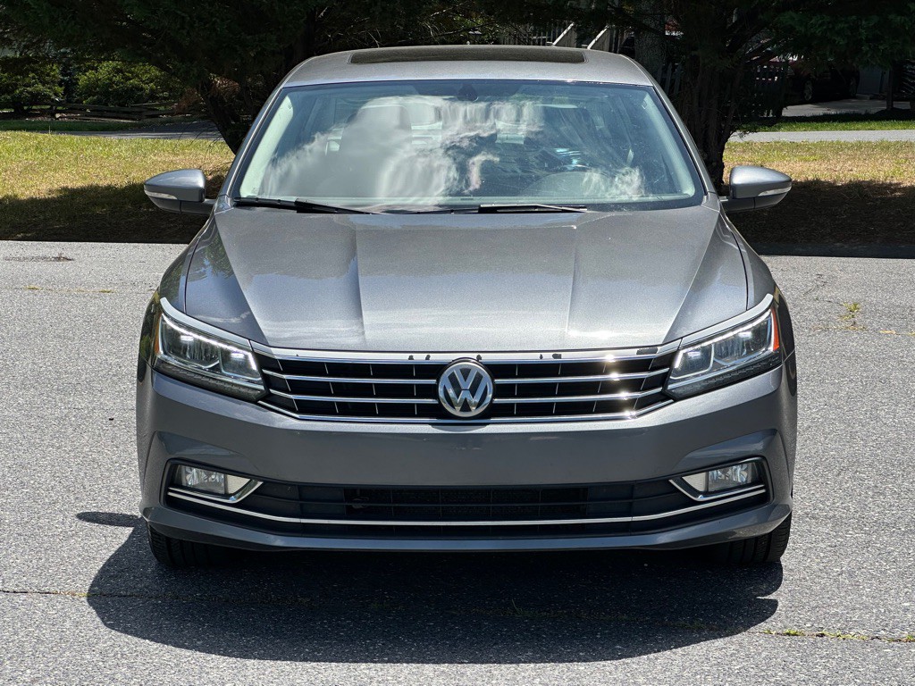 2016 Volkswagen Passat Image 9