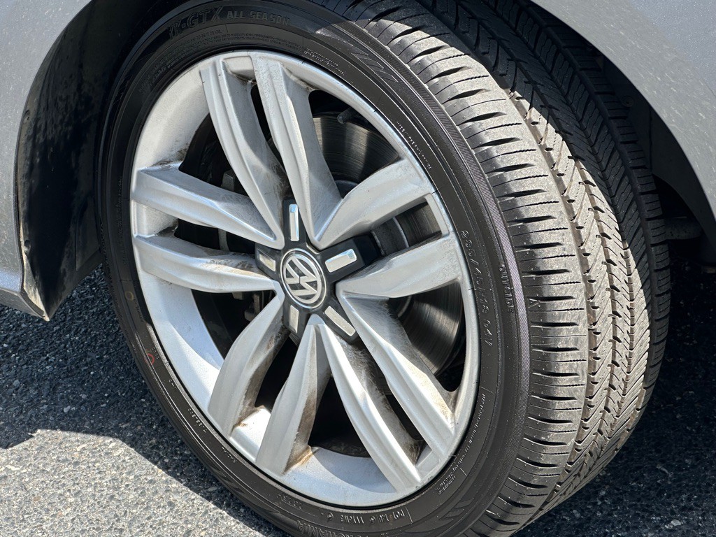 2016 Volkswagen Passat Image 10