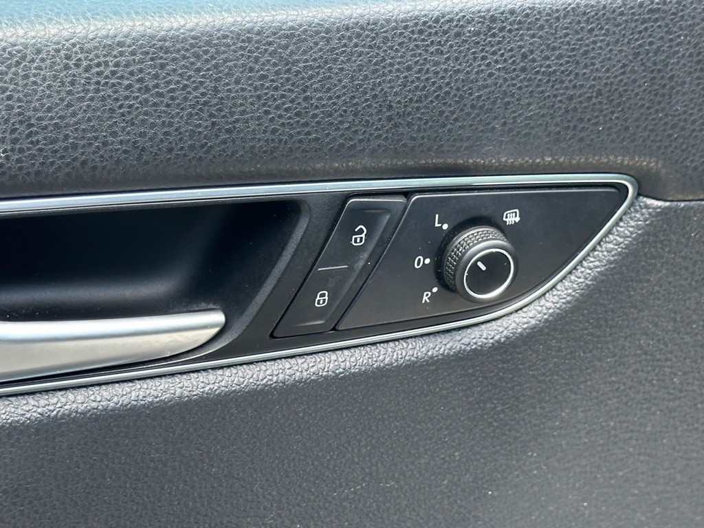2016 Volkswagen Passat Image 14