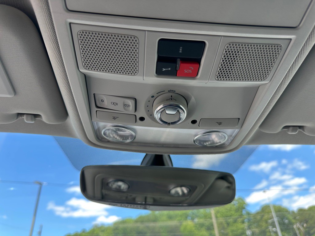 2016 Volkswagen Passat Image 34