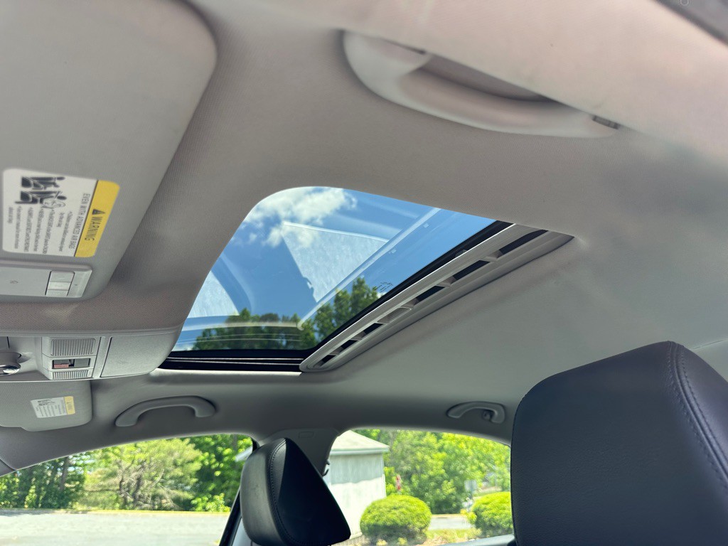 2016 Volkswagen Passat Image 35