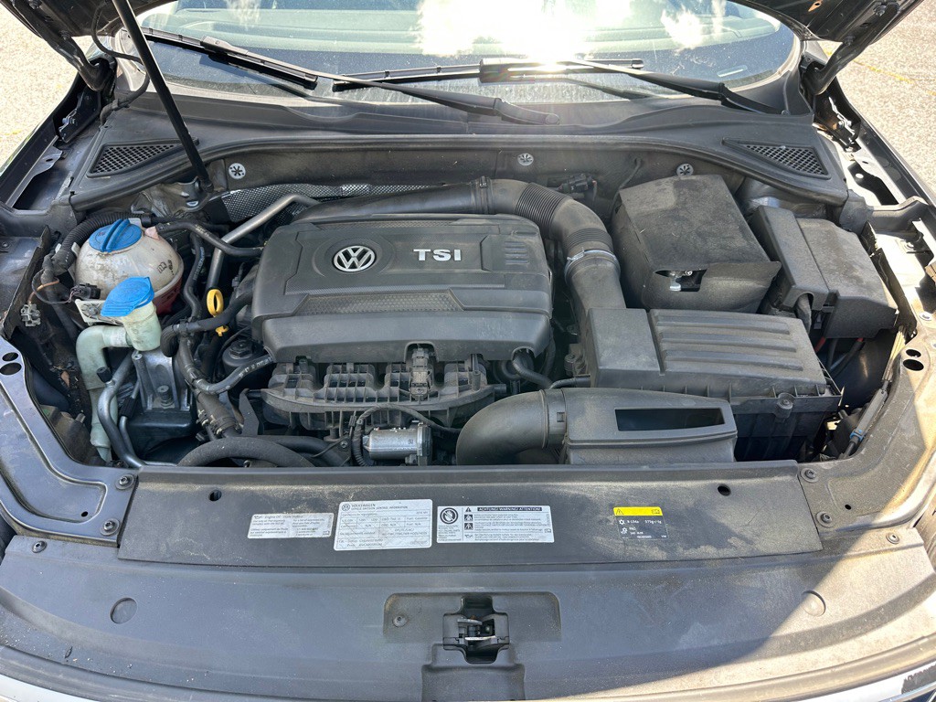 2016 Volkswagen Passat Image 36