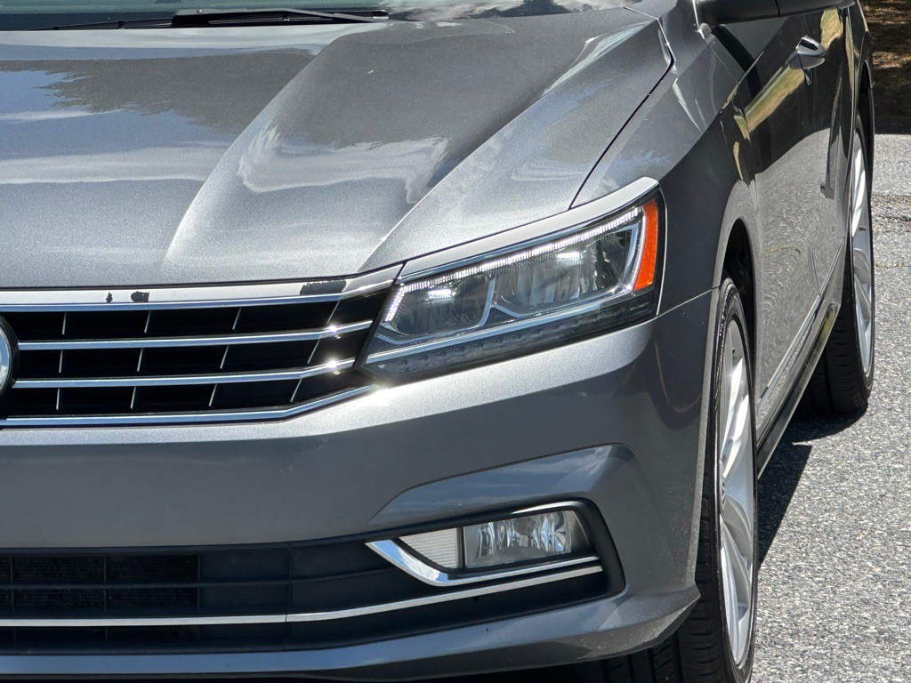 2016 Volkswagen Passat Image 41