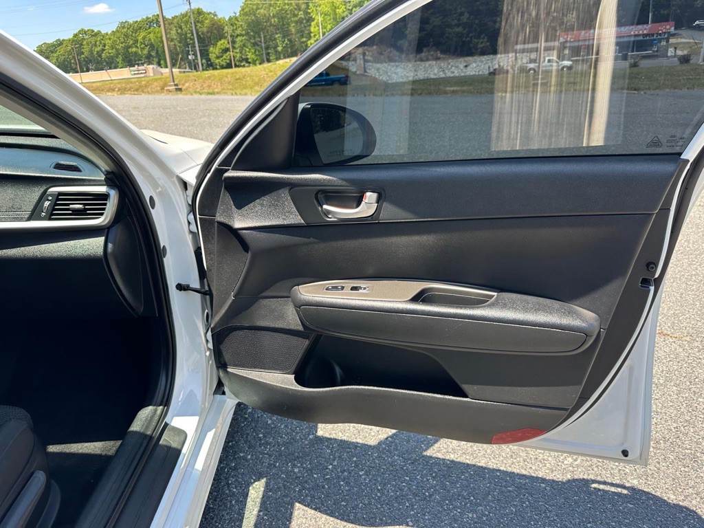 2020 Kia Optima Image 16