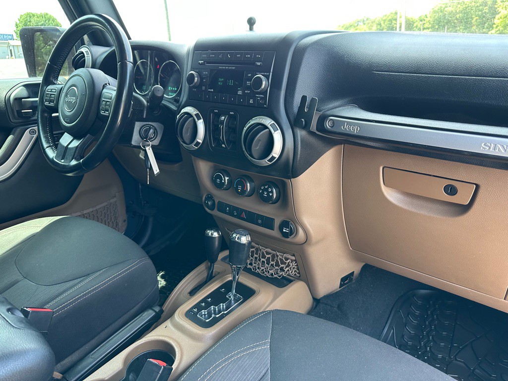 2017 Jeep Wrangler Unlimited Image 16