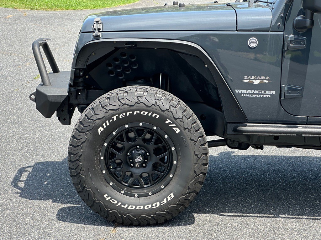 2017 Jeep Wrangler Unlimited Image 35