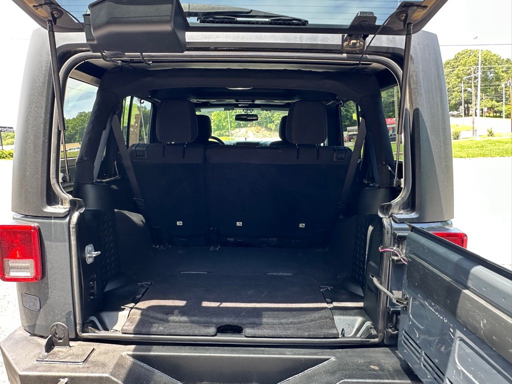 2017 Jeep Wrangler Unlimited Image 38