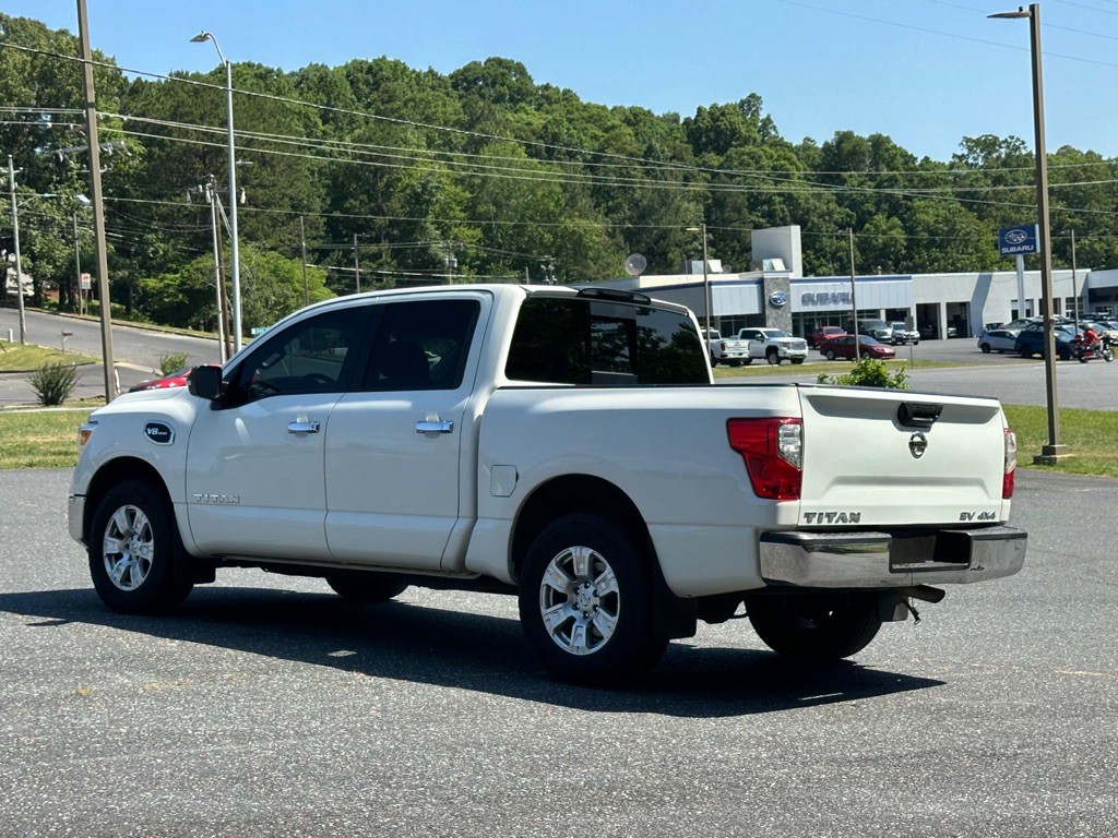 2017 Nissan Titan Image 3