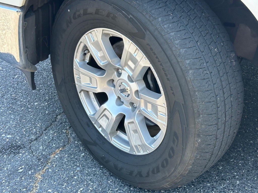 2017 Nissan Titan Image 10