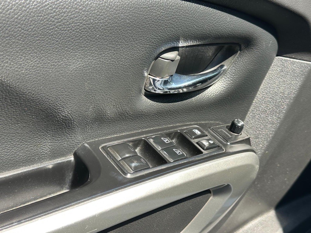 2017 Nissan Titan Image 13