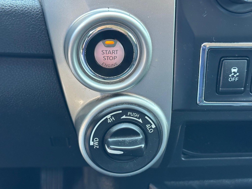 2017 Nissan Titan Image 27