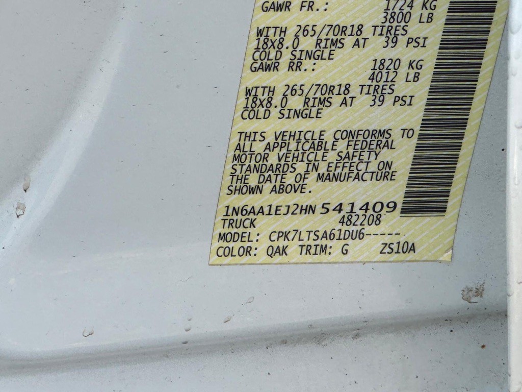 2017 Nissan Titan Image 38