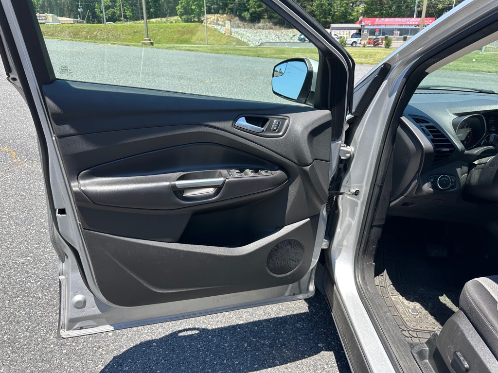 2019 Ford Escape Image 13