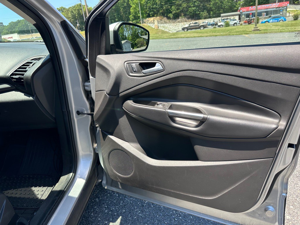 2019 Ford Escape Image 17