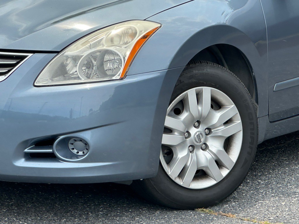 2011 Nissan Altima Image 2