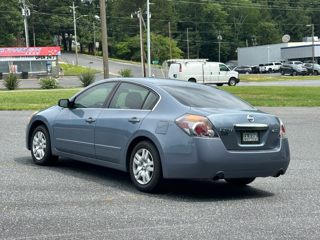 2011 Nissan Altima Image 4