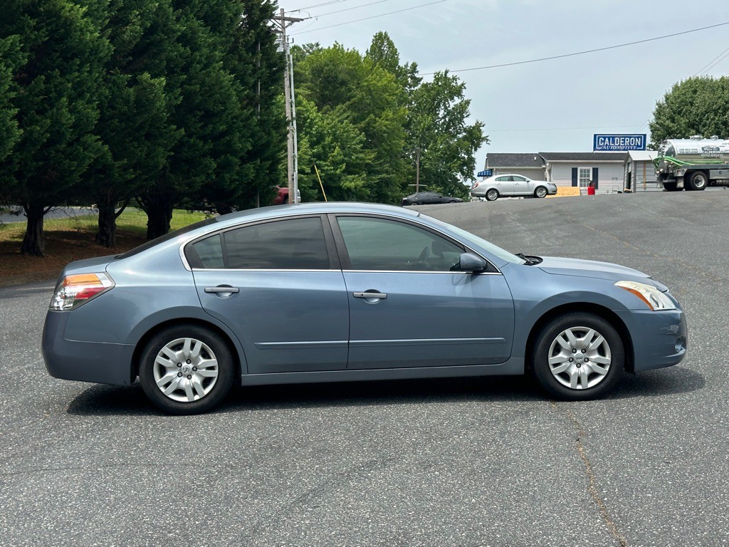 2011 Nissan Altima Image 7