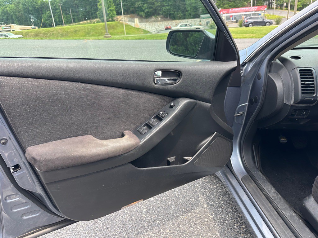 2011 Nissan Altima Image 11