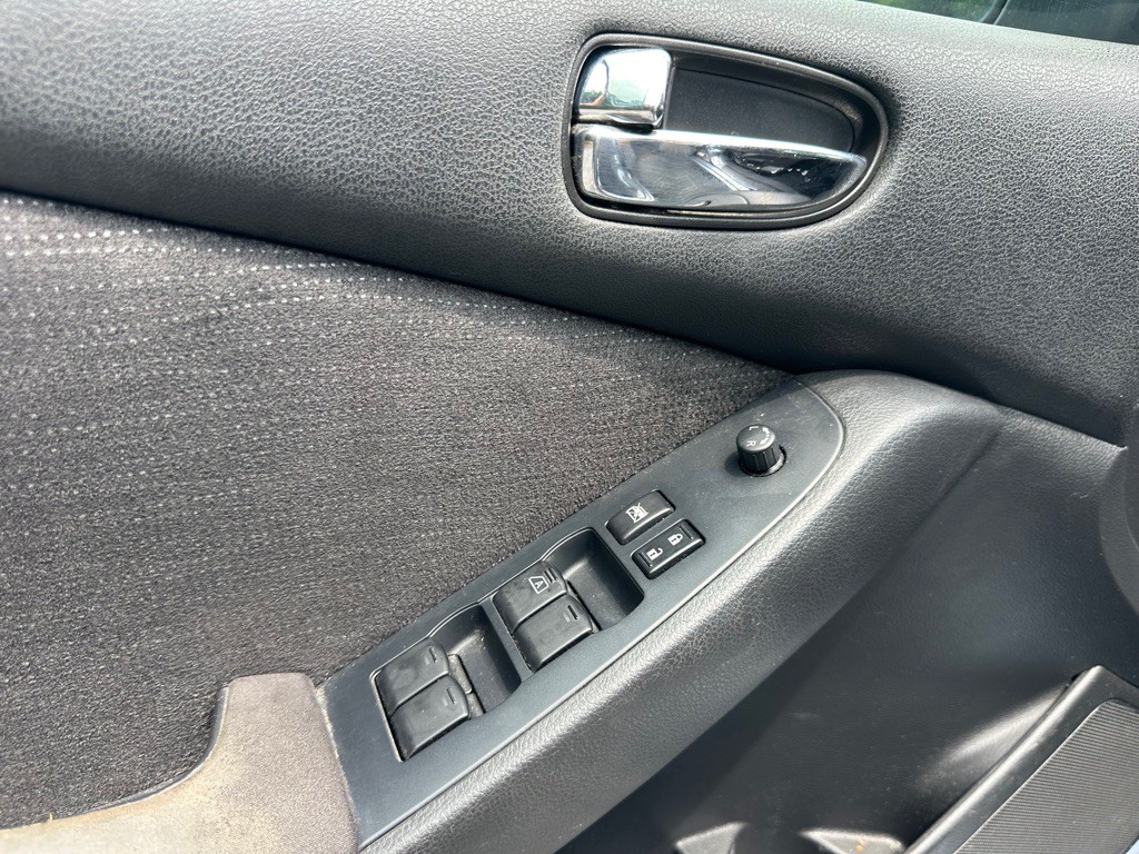 2011 Nissan Altima Image 12