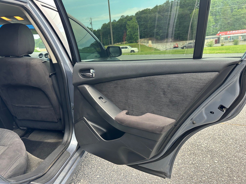 2011 Nissan Altima Image 16