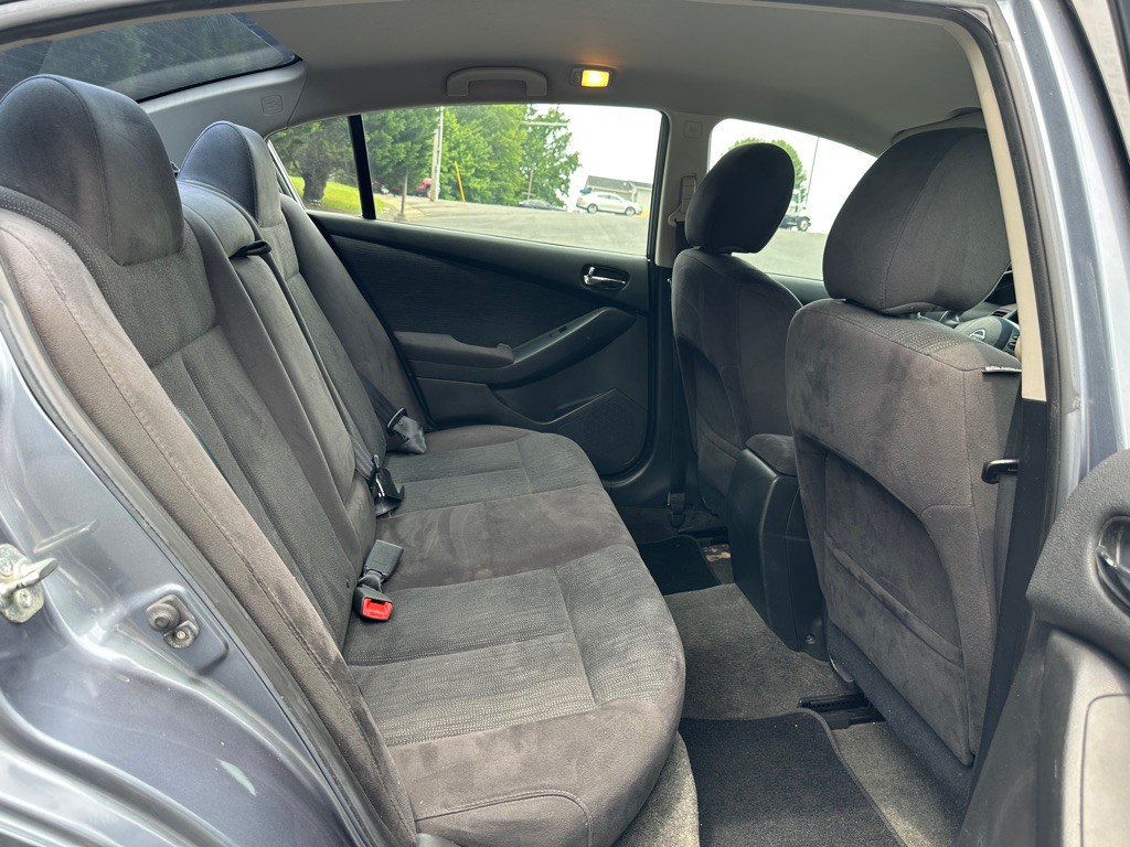 2011 Nissan Altima Image 17