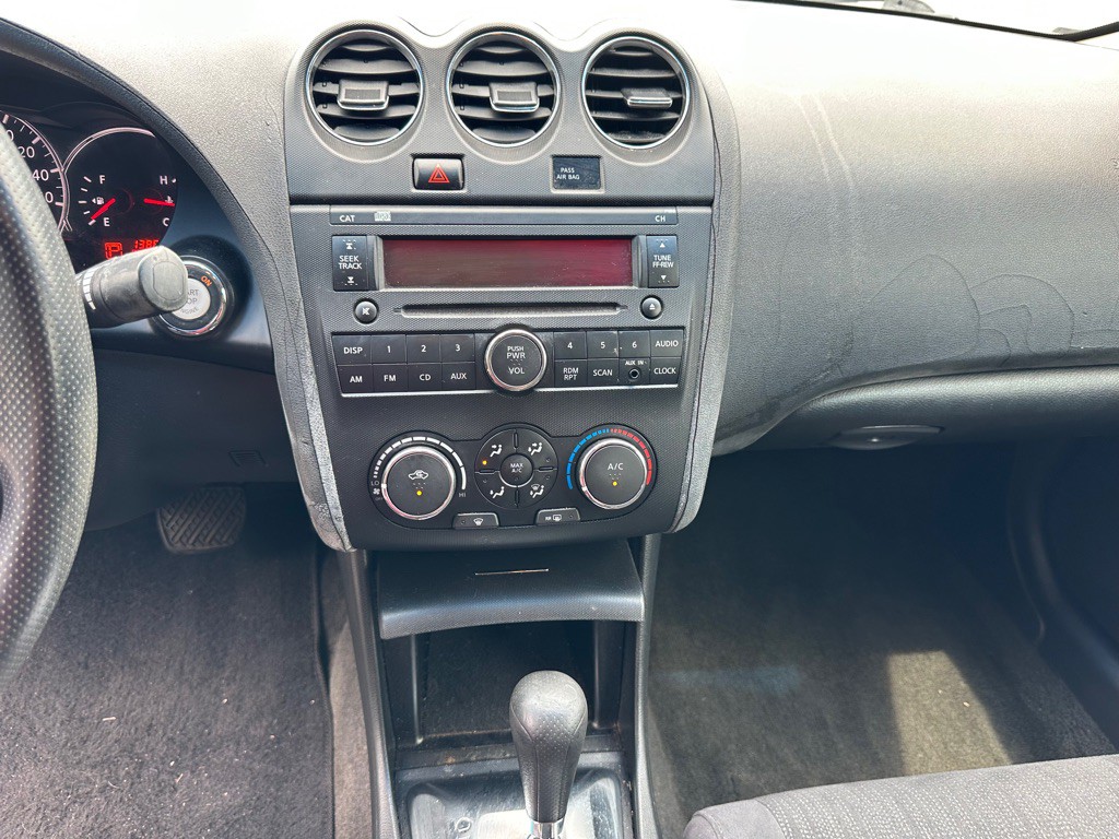 2011 Nissan Altima Image 23