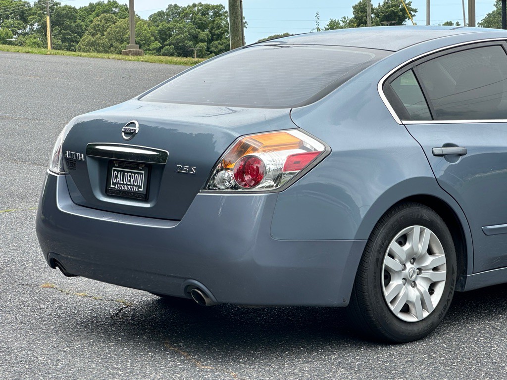 2011 Nissan Altima Image 32