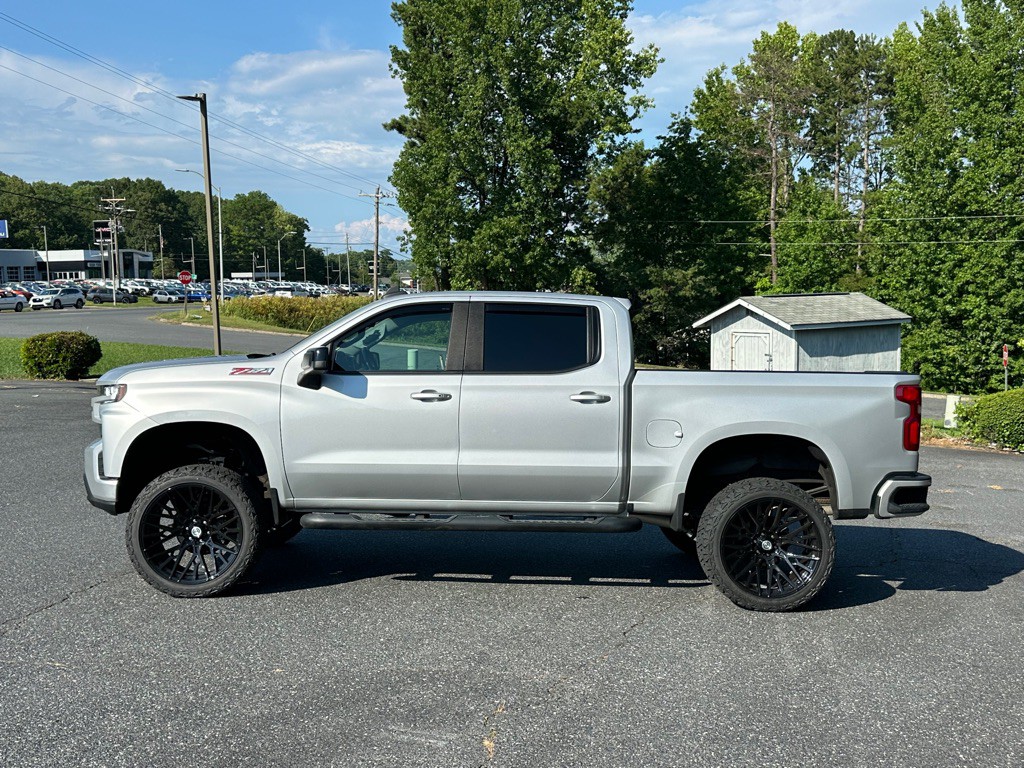 2022 Chevrolet Silverado 1500 Image 2