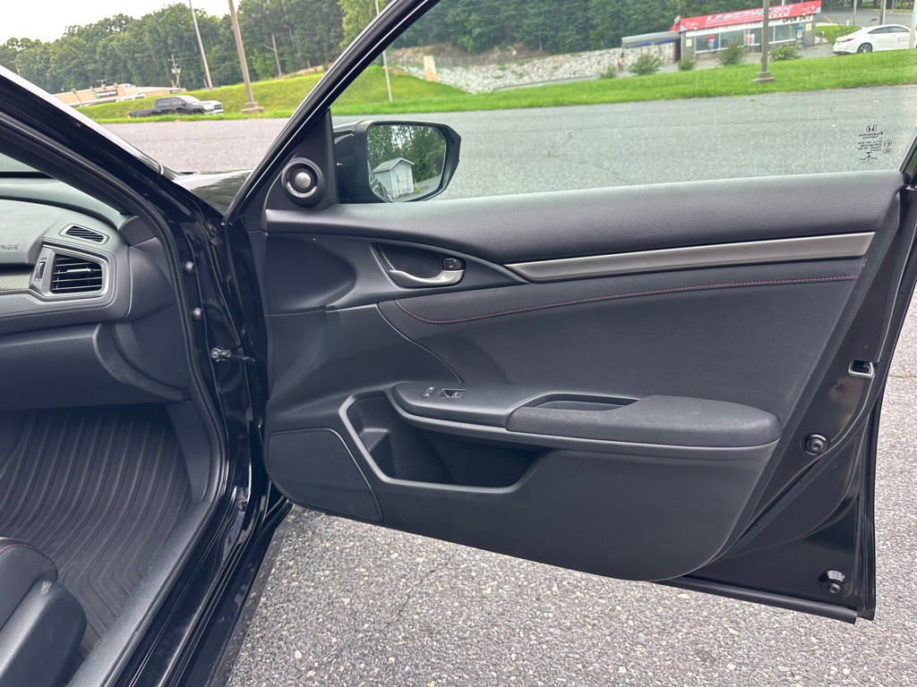2018 Honda Civic Image 16