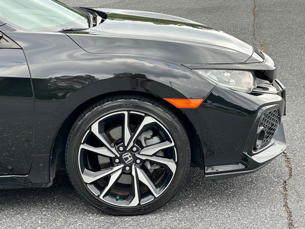 2018 Honda Civic Image 36