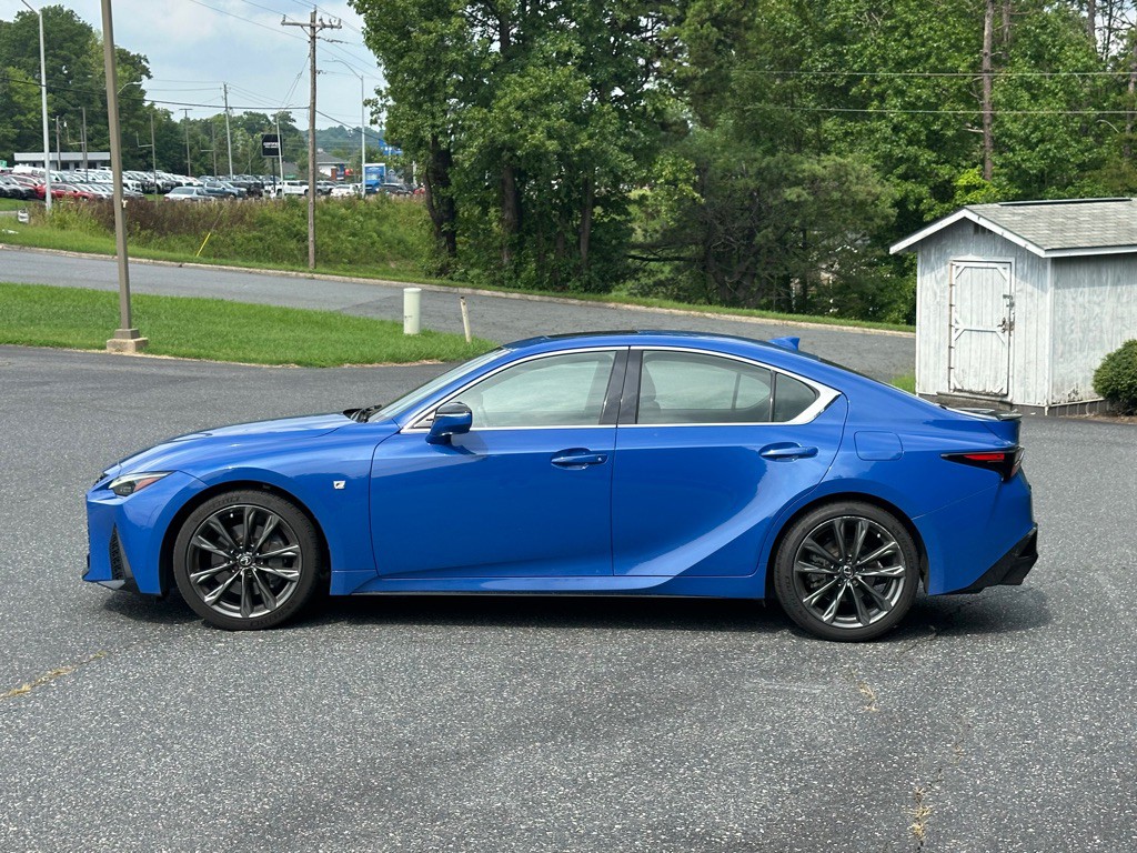2023 Lexus IS Image 2